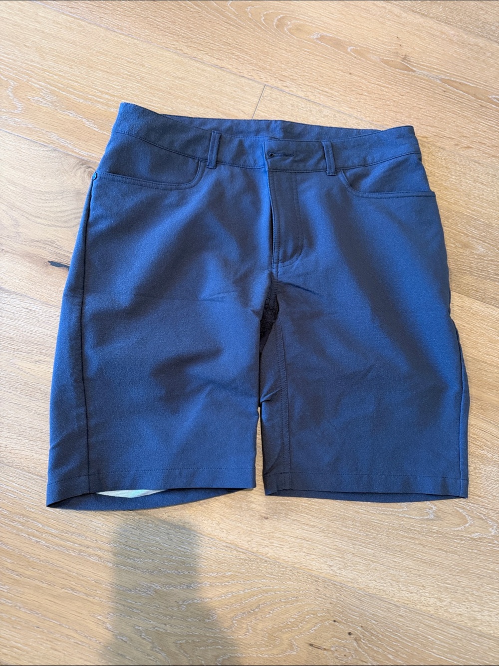 Men's Pearl Izumi cycling shorts.  Size 32, Charcoal